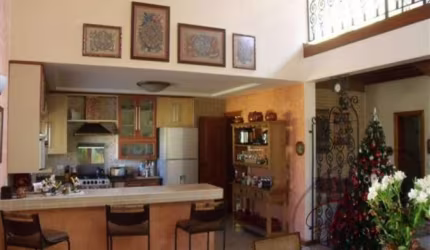 Casa a venda no condomínio Tarumã em Alphaville.