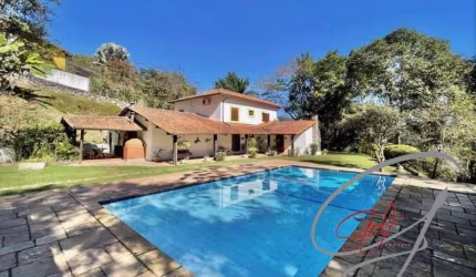 Casa residencial para Venda na Granja Viana, Moinho Velho, Embu das Artes.