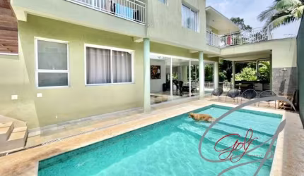 Casa residencial para Venda Granja Viana, Carapicuíba  4 dormitórios sendo 2 suítes, 3 salas, 4 banheiros, 3 vagas 386,47 m² construída, 510,48 m² terreno