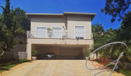 Casa residencial para Venda  Granja Viana, Carapicuíba  3 dormitórios sendo 3 suítes, 3 salas, 3 banheiros, 7 vagas 358,27 m² construída, 1.000,00 m² terreno