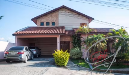 Casa em Condomínio fechado à Venda em Sorocaba-SP, 3 Quartos, 1 Suíte, 3 Salas, 2 Banheiros, 4 Vagas, 268m².
