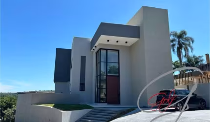 Imperdível Casa em Condomínio na Granja Viana, Carapicuíba-SP: 3 quartos, 3 suítes, 2 salas, 5 banheiros, 4 vagas, 350m²!