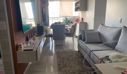 Apartamento à venda no Jardim das Flores, em Osasco, com 2 dormitórios, 1 suite, 2 salas, 2 banheiros, vagas para 2 autos e 1 moto, com 57 m².