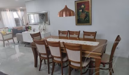 Imperdível: Sitio de luxo com 4 quartos e 3 suítes no bairro Barnabés, Juquitiba-SP!