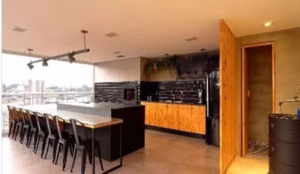 Cobertura de 234 m² com 2 suítes e 3 vagas na Vila São Francisco.