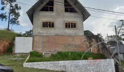 Imperdível: Casa à venda em Cotia-SP, bairro Ressaca, 3 quartos, 2 suítes, 4 banheiros, 169,00m² de área.