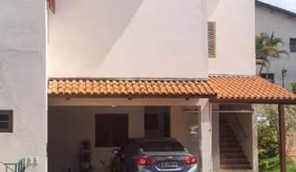 Ótima casa no Parque do Príncipes com 4 dormitórios, sala, cozinha, 6 Vagas