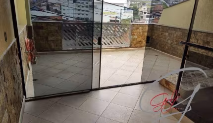 Casa para locação em Osasco-SP, bairro Jaguaribe! 3 quartos, 1 suíte, 2 salas, 4 banheiros, 2 vagas de garagem. 196m².