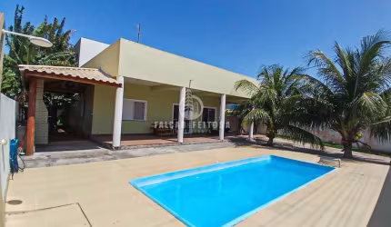 Casa para Venda em Camaçari, Barra do Jacuípe, 4 dormitórios, 2 suítes, 3 banheiros, 3 vagas