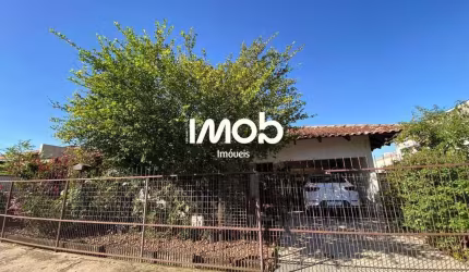 Casa 1 suíte + 2 quartos, Água Verde