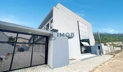 Casa geminada com 3 suítes, Ilha da Figueira