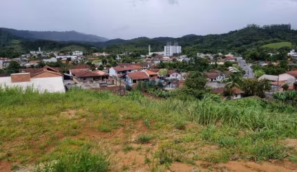 Terreno alto com 1.060 m² de área total, Barra do Rio Cerro