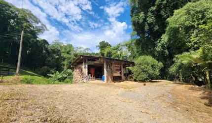 Chácara com 69.900 m² de área total, Jaraguá 99