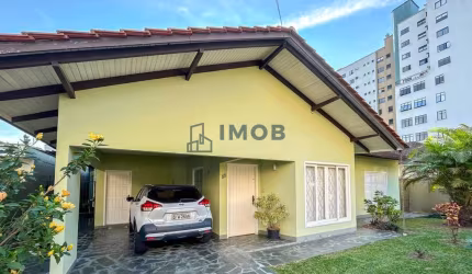 Casa com 1 suíte + 2 quartos, Centro de Jaraguá do Sul