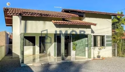 Casa com 1 Suíte com Closet + 1 Quarto