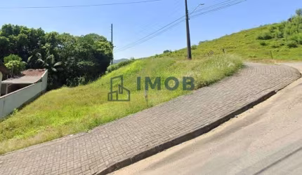 Terreno de Esquina com 388,90 m² de área total, Três Rios do Sul