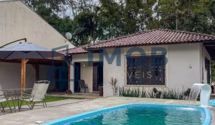 Casa com 3 quartos sendo 2 suítes - Barra do Rio Cerro