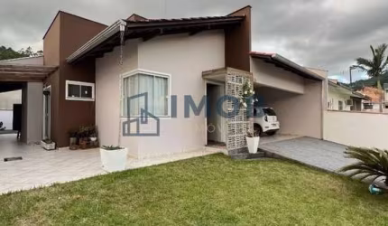 Casa com 1 suíte + 2 quartos, Amizade - Jaraguá do Sul