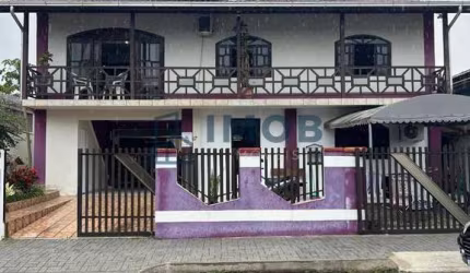 Casa com 4 Quartos, Centenário