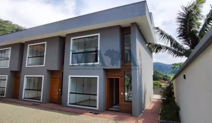 Casa em Condomínio para Venda em Teresópolis, Comary, 3 dormitórios, 2 suítes, 3 banheiros, 2 vagas