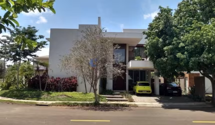 Sobrado de 4 suítes e pisc. no cond. Damha 1 em São Carlos/SP