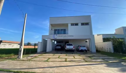 Sobrado de 7 suítes e piscina no Cond. Estância Cavalinno em Analândia