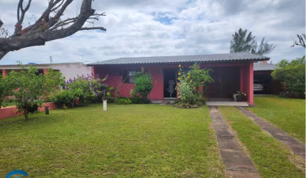 Casa com 3 quartos à venda na Rua Callil Miguel Allen, 1571, Centro, Balneário Pinhal, 450 m2 por R$ 215.000