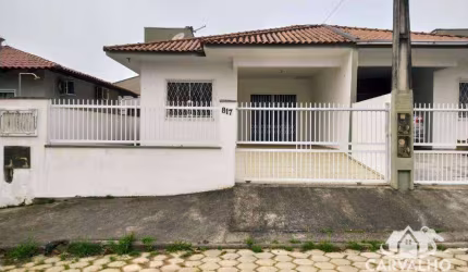 Casa com 2 dormitórios para alugar, 76 m² por R$ 1.942,50/mês incluso iptu, taxa de lixo e garantia locatícia - Itajuba - Barra Velha/SC