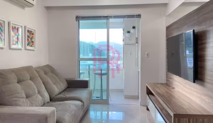Apartamento mobiliado para locação anual no Centro de Balneário Camboriú