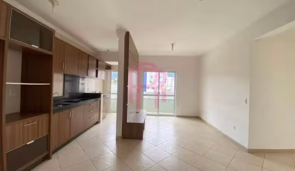 Apartamento semi-mobiliado para locação anual no Centro de BC