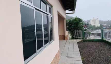 Casa com 3 dormitórios - Água Verde - Blumenau - SC