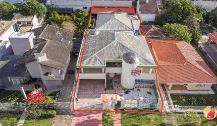 Terreno para venda possui 850 metros quadrados em Bacacheri - Curitiba - PR