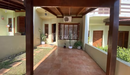 DUPLEX SOBRADO COM 02 DORMITÓRIOS SEMIMOBILIADO NO BAIRRO SANTO INÁCIO EM SANTA