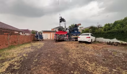 CASA COMERCIAL A VENA COM AMPLO TERRENO