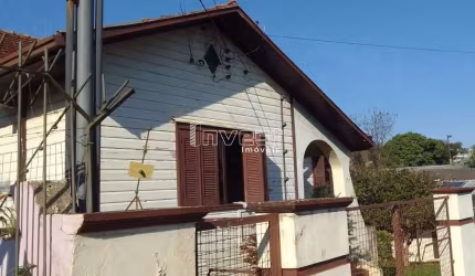 Casa comercial e amplo terreno