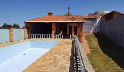 Casa com Terreno de 1.100 m² 100% murada próximo do centro da cidade de Itapetininga , Vila Belo Ho