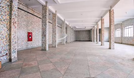 Salão Comercial a Venda na Penha,375m,