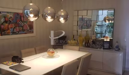 Sobrado com 4 Quartos e 5 banheiros à Venda, 240 m²