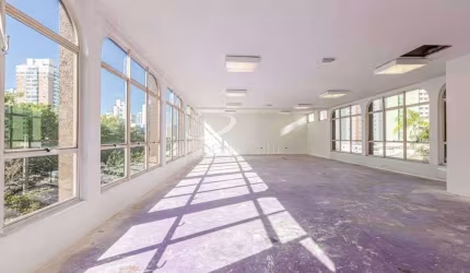 Prédio Comercial, 540 m2, 3 pavimentos, 15 salas, 14 vagas, para locação, Pinheiros.