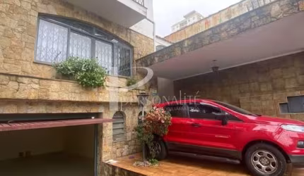 Sobrado para Locação no Tatuapé 4 Dormitórios Incluindo 1 suíte Edícula com Banheiro. 5 Vagas de Garagem