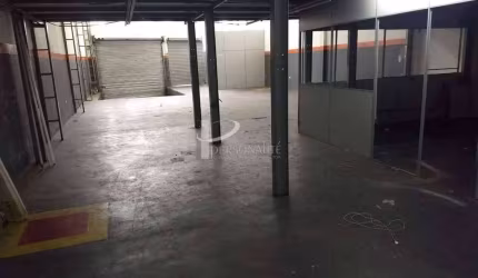 Ótimo Galpão para locação,300m², Pé direito 7 m, 6 Salas, 4 Banheiros ,Próximo ao Shopping Anália Fr