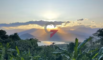 Terreno à venda na Praia do Estaleiro do Padre, Ubatuba  por R$ 4.500.000