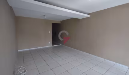 Casa com 3 quartos à venda no Jardim Independência, Taubaté  por R$ 745.000