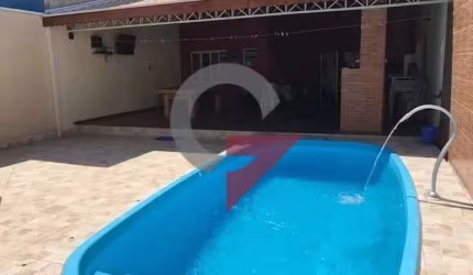 Casa com 3 quartos à venda na Vila Areao, Taubaté  por R$ 691.000
