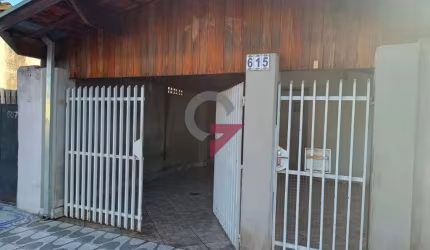 Casa com 2 quartos à venda no Parque São Cristóvão, Taubaté  por R$ 372.000