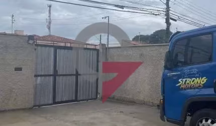 Barracão / Galpão / Depósito à venda no Jardim Ana Emilia, Taubaté  por R$ 320.000
