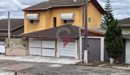 Casa com 3 quartos à venda no Campos Elíseos, Taubaté  por R$ 745.000