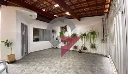 Casa com 3 quartos à venda no Jardim Continental, Taubaté  por R$ 396.000