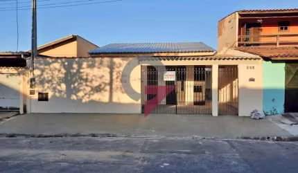 Casa com 2 quartos à venda no Jardim Gurilândia, Taubaté  por R$ 341.000