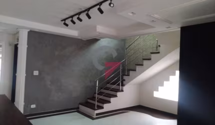 Casa comercial à venda no Centro, Taubaté  por R$ 700.000